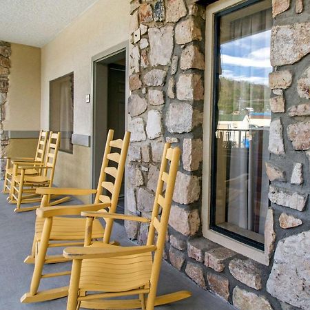 Econo Lodge Inn & Suites Gatlinburg At The Convention Center Bagian luar foto